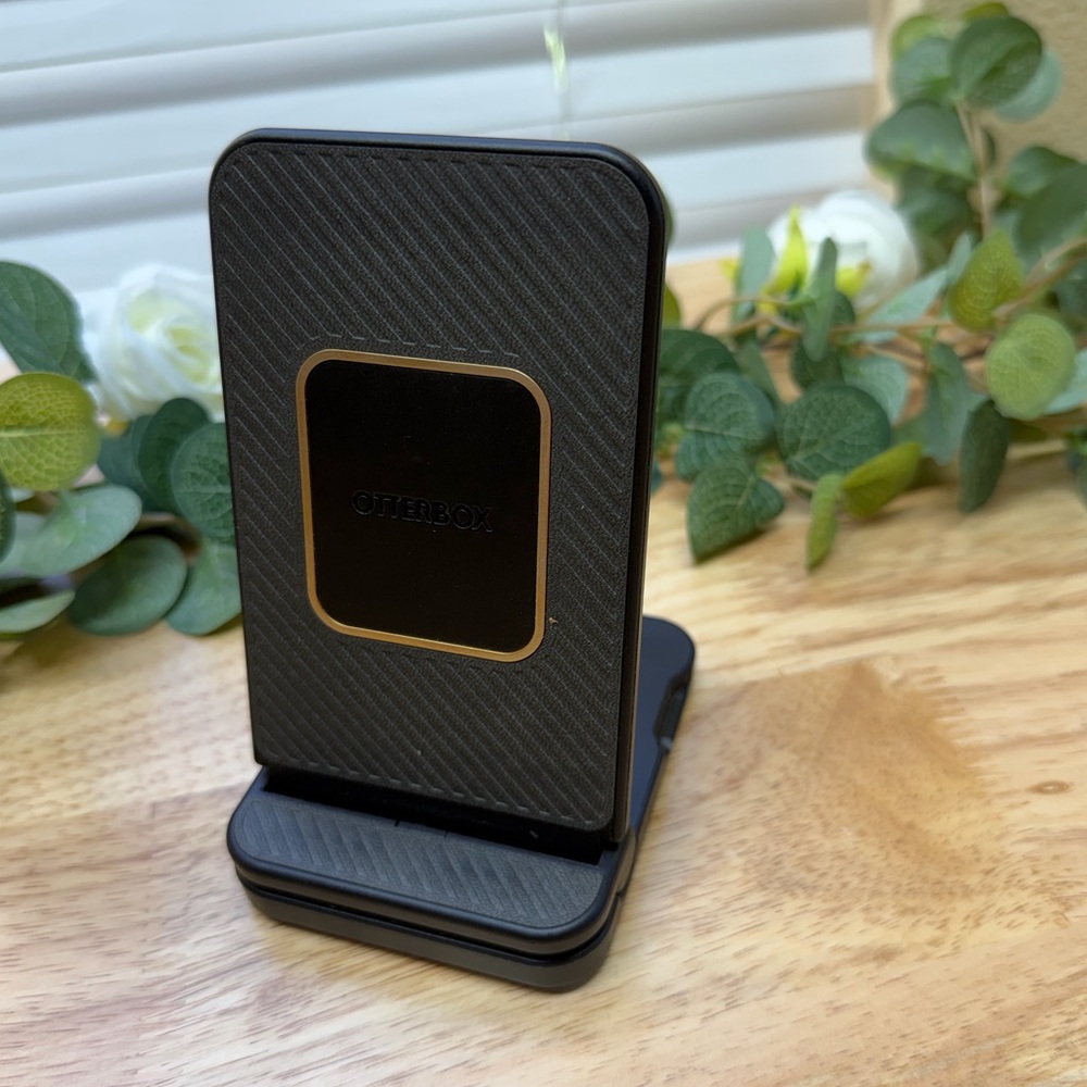 OtterBox Fast Charge Phone Stand